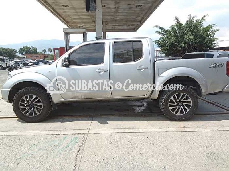 Nissan Navara Mod.2013 -Daños (Ecos) MTS082